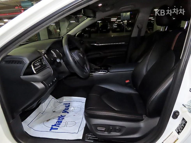 Toyota Camry 2.5 - автомобили, коли, обяви за нови и употребявани 5