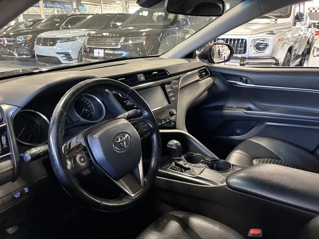 Toyota Camry SE - автомобили, коли, обяви за нови и употребявани 10