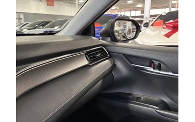 Toyota Camry SE - автомобили, коли, обяви за нови и употребявани 11