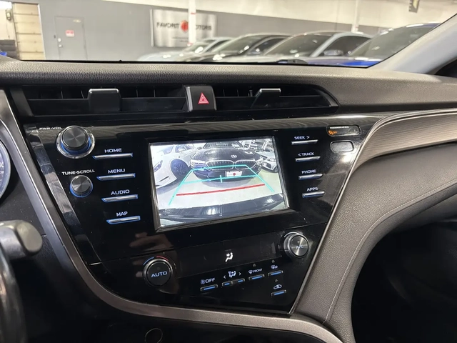 Toyota Camry SE - автомобили, коли, обяви за нови и употребявани 14