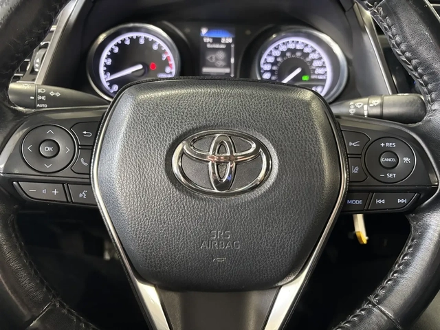 Toyota Camry SE - автомобили, коли, обяви за нови и употребявани 15