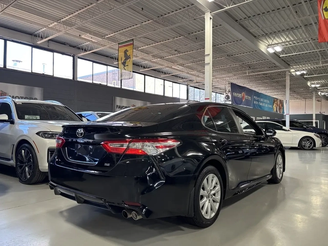 Toyota Camry SE - автомобили, коли, обяви за нови и употребявани 3