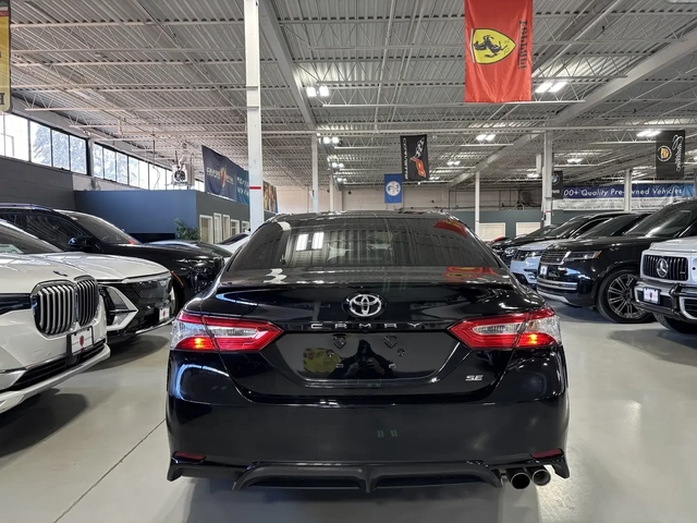Toyota Camry SE - автомобили, коли, обяви за нови и употребявани 4