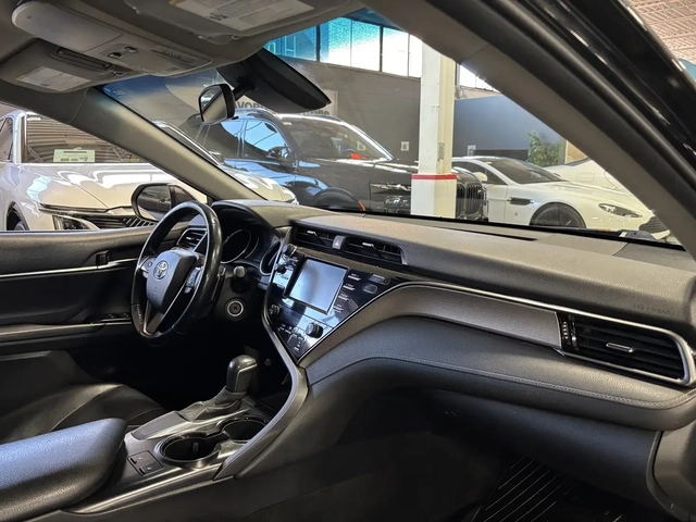 Toyota Camry SE - автомобили, коли, обяви за нови и употребявани 8