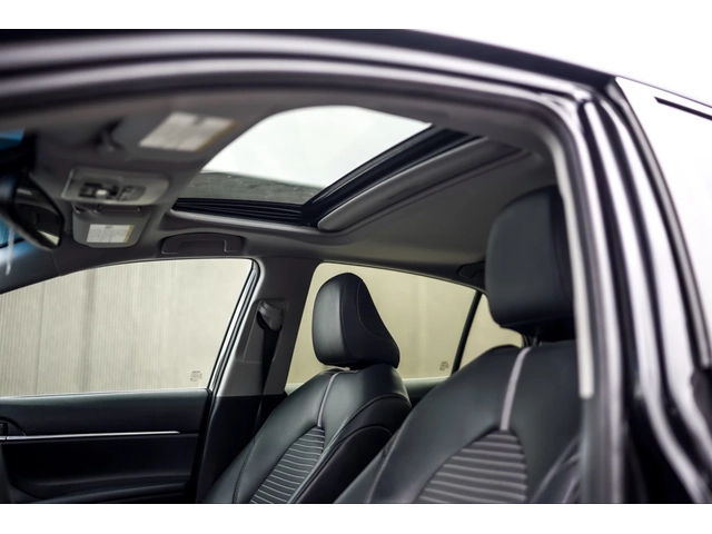 Toyota Camry SE | Sunroof | Heated Seats - автомобили, коли, обяви за нови и употребявани 6