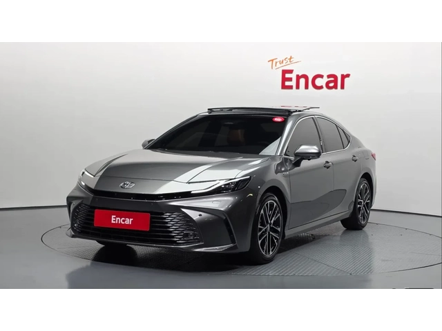Toyota Camry Hybrid |  XLE PREMIUM | ОБДУХ| 360 CAM | HEAD UP - автомобили, коли, обяви за нови и употребявани 0
