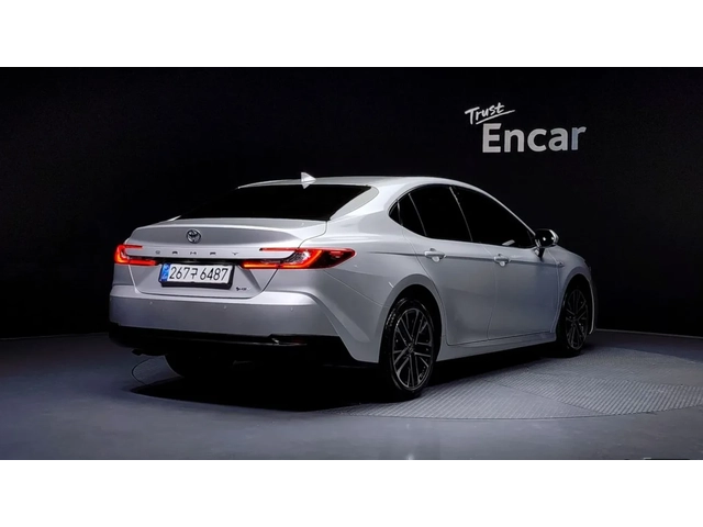 Toyota Camry Hybrid | ОБДУХ | DISTRONIC - автомобили, коли, обяви за нови и употребявани 1