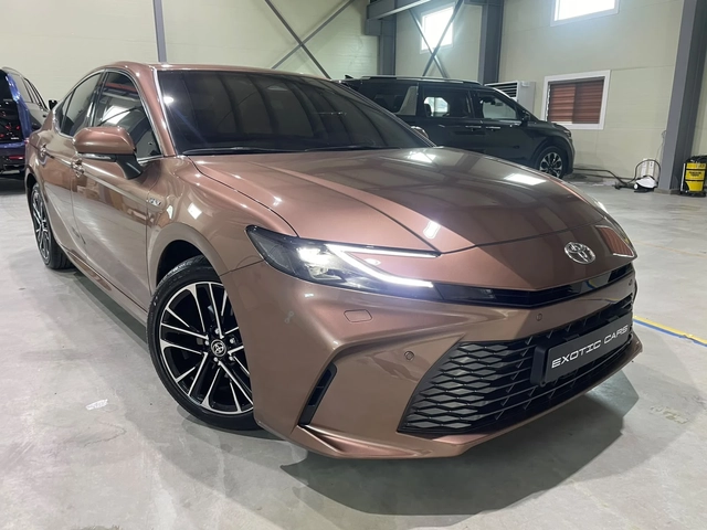 Toyota Camry 2.5 XLE ! Hybrid ! - автомобили, коли, обяви за нови и употребявани 0