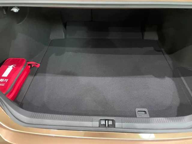 Toyota Camry 2.5 XLE ! Hybrid ! - автомобили, коли, обяви за нови и употребявани 16