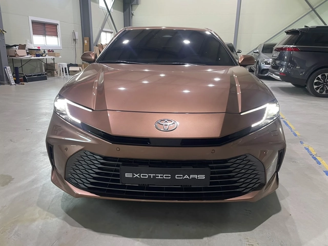 Toyota Camry 2.5 XLE ! Hybrid ! - автомобили, коли, обяви за нови и употребявани 1