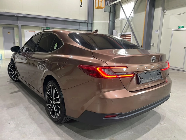 Toyota Camry 2.5 XLE ! Hybrid ! - автомобили, коли, обяви за нови и употребявани 5