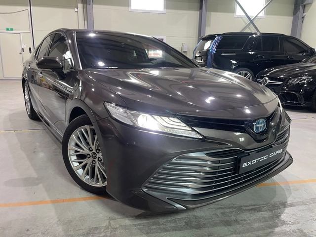 Toyota Camry 2.5 XLE ! Hybrid ! - автомобили, коли, обяви за нови и употребявани 0