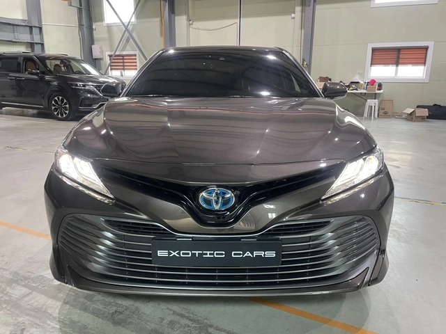 Toyota Camry 2.5 XLE ! Hybrid ! - автомобили, коли, обяви за нови и употребявани 1