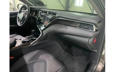 Toyota Camry 2.5 XLE ! Hybrid ! - автомобили, коли, обяви за нови и употребявани 9