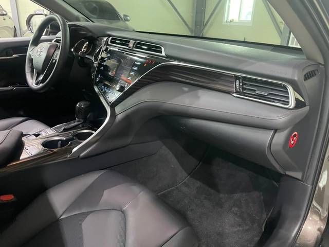 Toyota Camry 2.5 XLE ! Hybrid ! - автомобили, коли, обяви за нови и употребявани 9