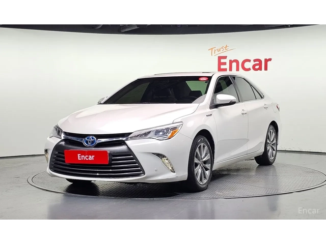 Toyota Camry 2.5 Hybrid XLE| Automatic| Кожа| JBL Premium - автомобили, коли, обяви за нови и употребявани 0