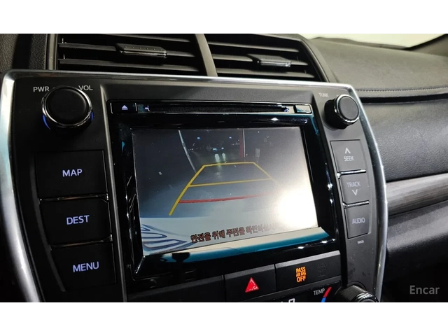 Toyota Camry 2.5 Hybrid XLE| Automatic| Кожа| JBL Premium - автомобили, коли, обяви за нови и употребявани 7