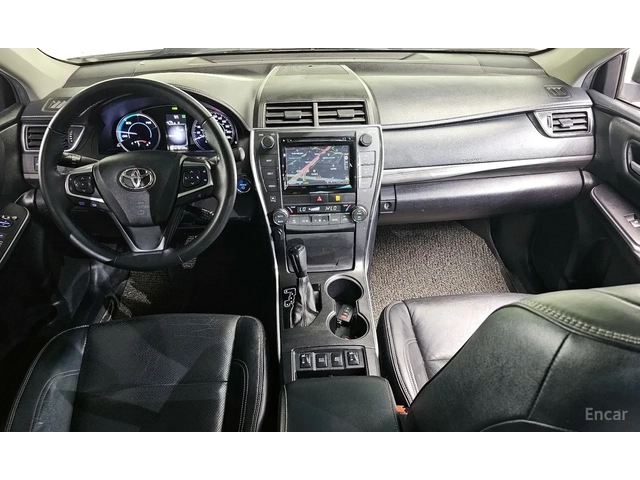 Toyota Camry 2.5 Hybrid XLE| Automatic| Кожа| JBL Premium - автомобили, коли, обяви за нови и употребявани 3