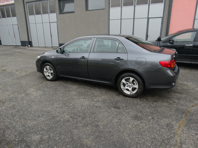 Toyota Corolla 1,4 D4D - автомобили, коли, обяви за нови и употребявани 3