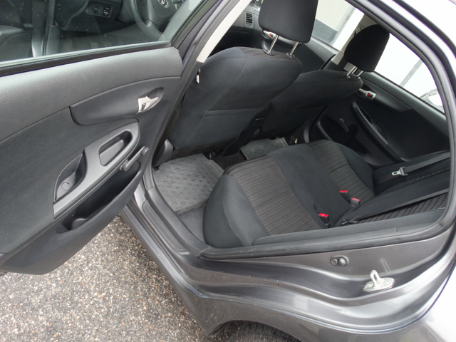 Toyota Corolla 1,4 D4D - автомобили, коли, обяви за нови и употребявани 8