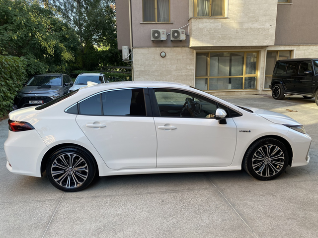 Toyota Corolla 1.5 (103 кс) 4WD CVT - автомобили, коли, обяви за нови и употребявани 3