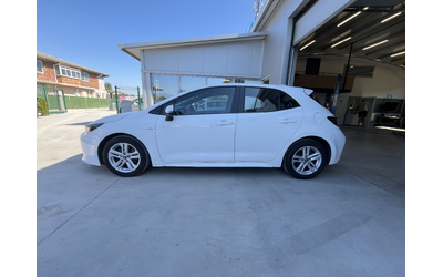 toyota-corolla-1-8-hybrid-dynamic-bussines - 4