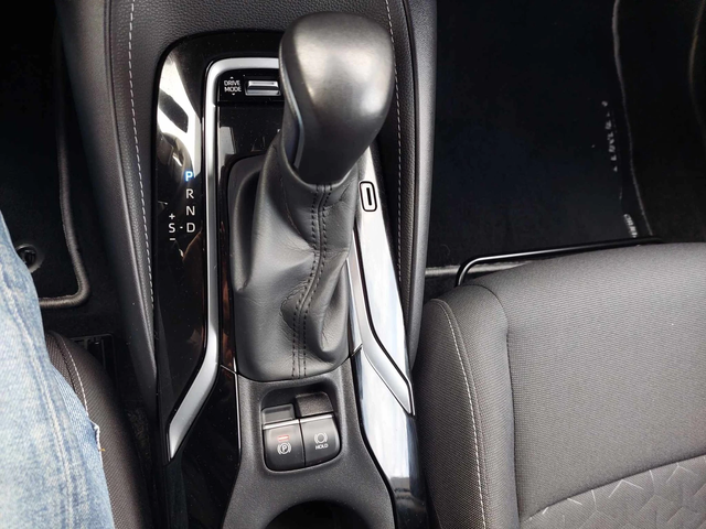 Toyota Corolla 2, 0i HIBRYD+ ТЕГЛИЧ - автомобили, коли, обяви за нови и употребявани 9