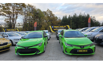 Toyota Corolla 1.8Hybrid* Подготвена за Такси - автомобили, коли, обяви за нови и употребявани 10