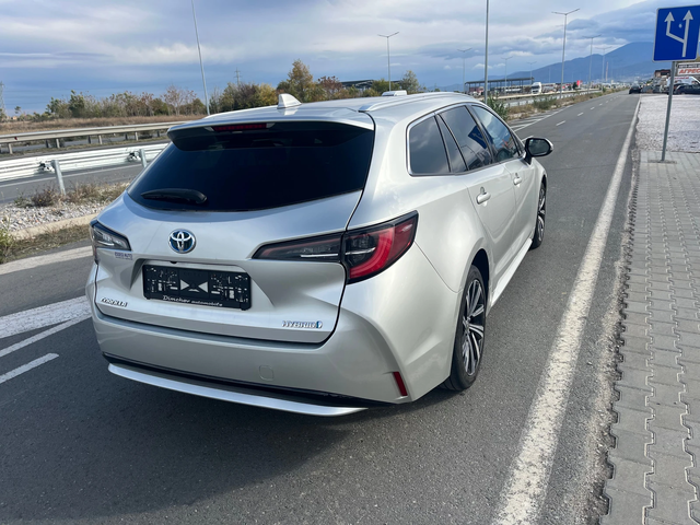 Toyota Corolla 1.8 HYBRID - автомобили, коли, обяви за нови и употребявани 5