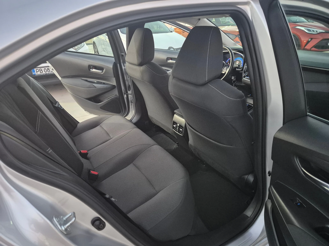 Toyota Corolla EXECUTIVE-КАМЕРА 1.6 M/T - автомобили, коли, обяви за нови и употребявани 9