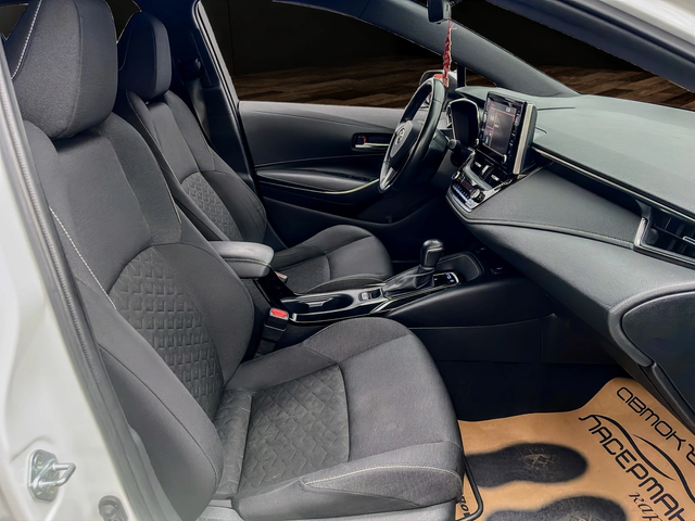 Toyota Corolla 1.8h LOUNGE TECH - автомобили, коли, обяви за нови и употребявани 11