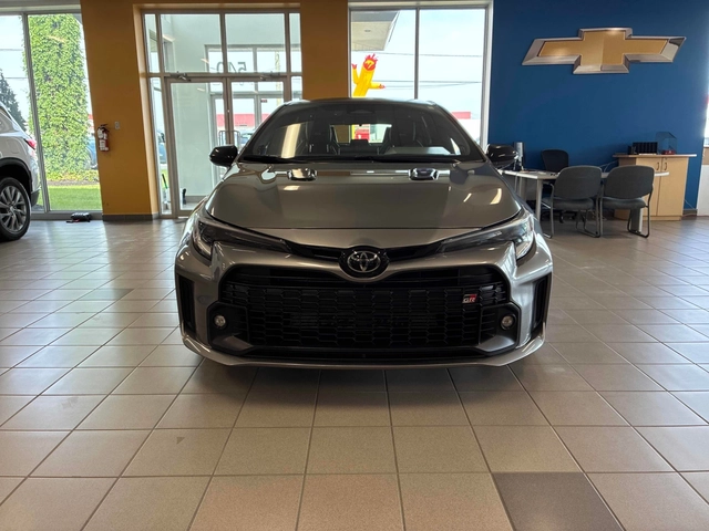 Toyota Corolla GR* CIRCUIT EDITION* - автомобили, коли, обяви за нови и употребявани 1