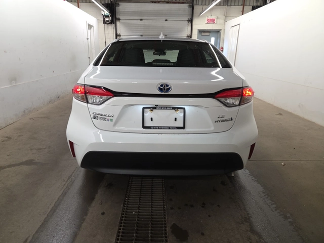 Toyota Corolla Hybrid LE CVT AWD * CARFAX * АВТО КРЕДИТ * - автомобили, коли, обяви за нови и употребявани 4