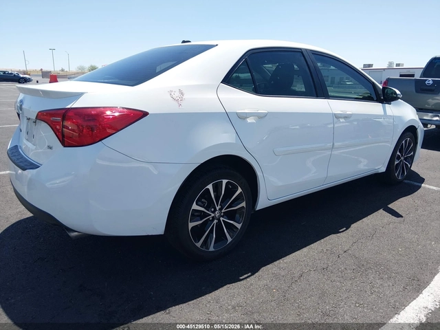Toyota Corolla SE - автомобили, коли, обяви за нови и употребявани 3