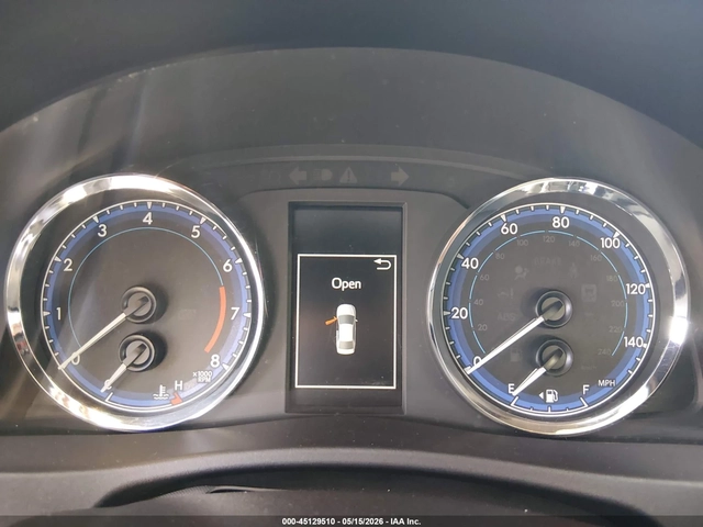 Toyota Corolla SE - автомобили, коли, обяви за нови и употребявани 7