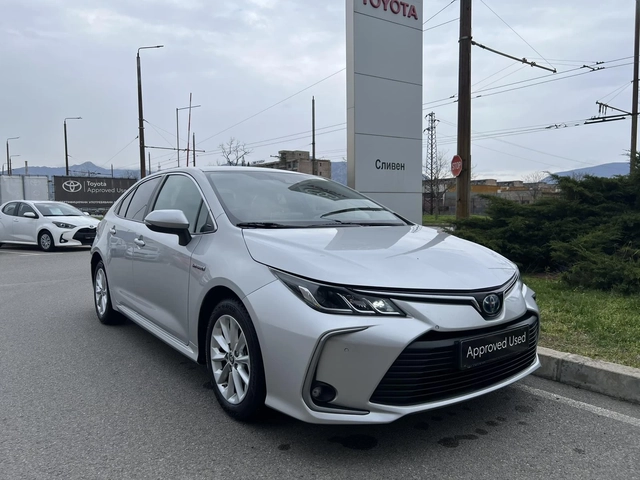 Toyota Corolla 1.8 HEV Executive - автомобили, коли, обяви за нови и употребявани 0