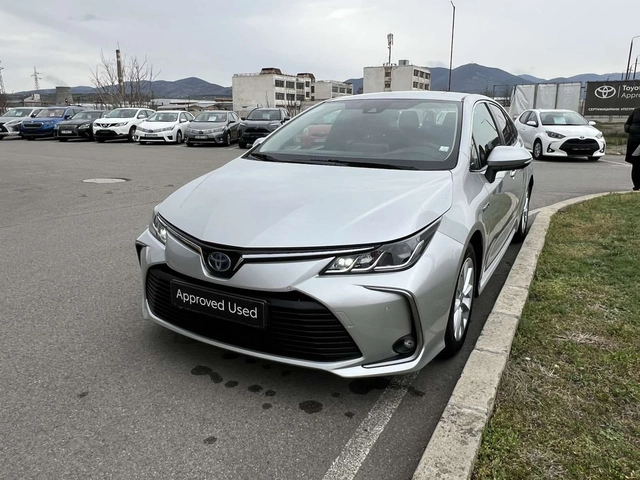 Toyota Corolla 1.8 HEV Executive - автомобили, коли, обяви за нови и употребявани 6