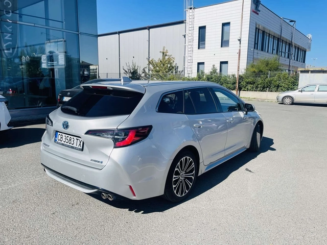 Toyota Corolla 2.0 HEV Touring Sport Executive Plus - автомобили, коли, обяви за нови и употребявани 5