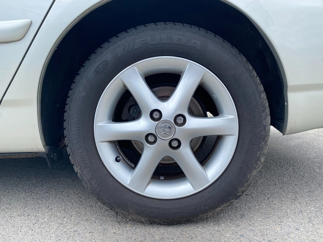 Toyota Corolla 1.4 SOL MT - автомобили, коли, обяви за нови и употребявани 9