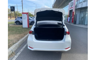 Toyota Corolla 1.8 HEV - автомобили, коли, обяви за нови и употребявани 8