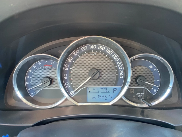 Toyota Corolla 1.6 AT - автомобили, коли, обяви за нови и употребявани 14