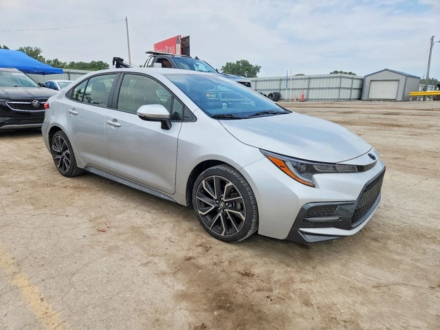 Toyota Corolla SE - автомобили, коли, обяви за нови и употребявани 3