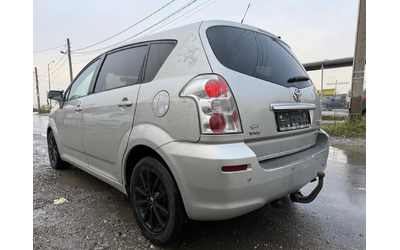 toyota-corolla-verso - 3