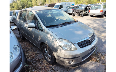 toyota-corolla-verso - 1