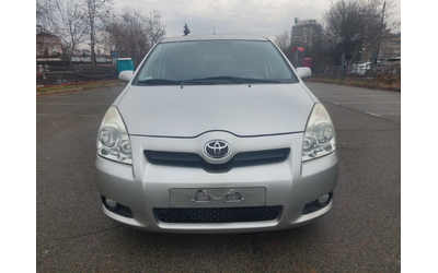 toyota-corolla-verso - 2