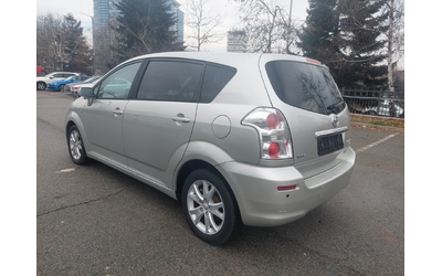 toyota-corolla-verso - 4