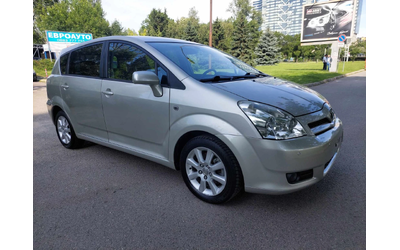 toyota-corolla-verso - 0