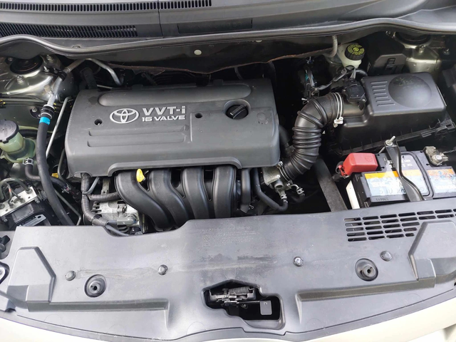 Toyota Corolla verso 1, 6i 110ps - автомобили, коли, обяви за нови и употребявани 13