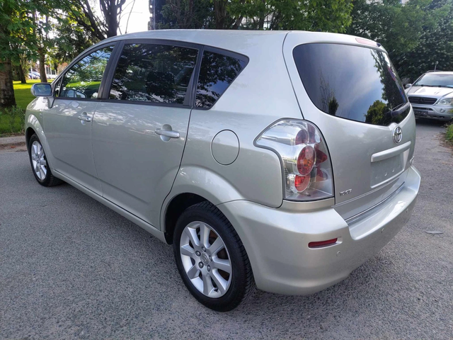 Toyota Corolla verso 1, 6i 110ps - автомобили, коли, обяви за нови и употребявани 3