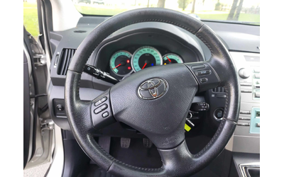 Toyota Corolla verso 1, 6i 110ps - автомобили, коли, обяви за нови и употребявани 6